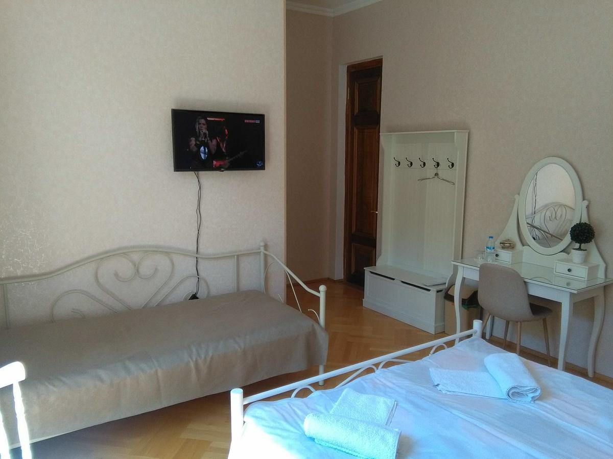 Omsi House Hotel Telavi Buitenkant foto