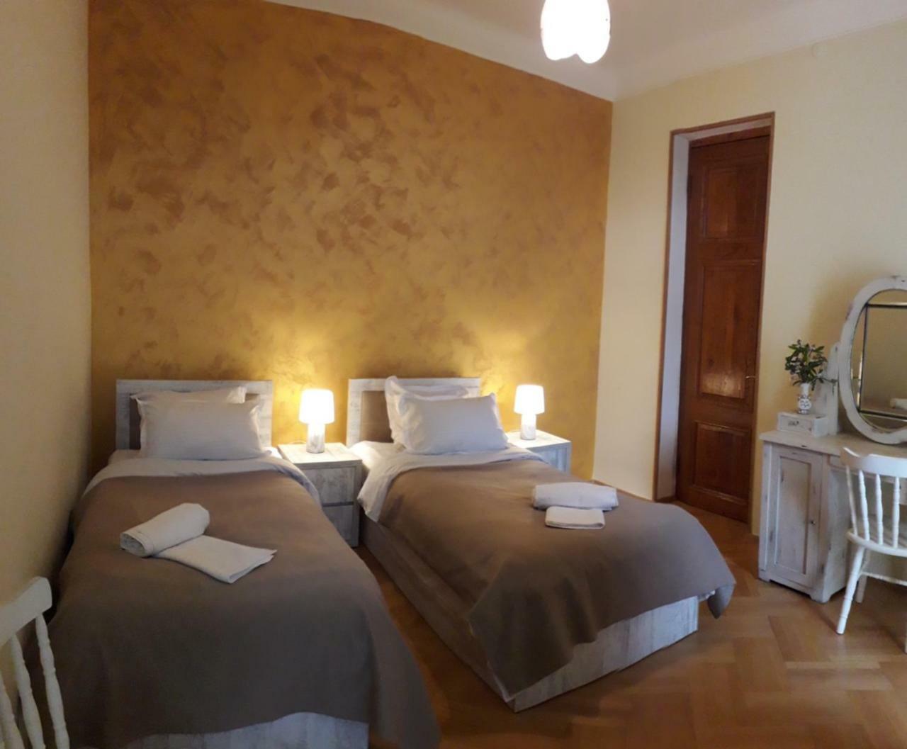 Omsi House Hotel Telavi Buitenkant foto