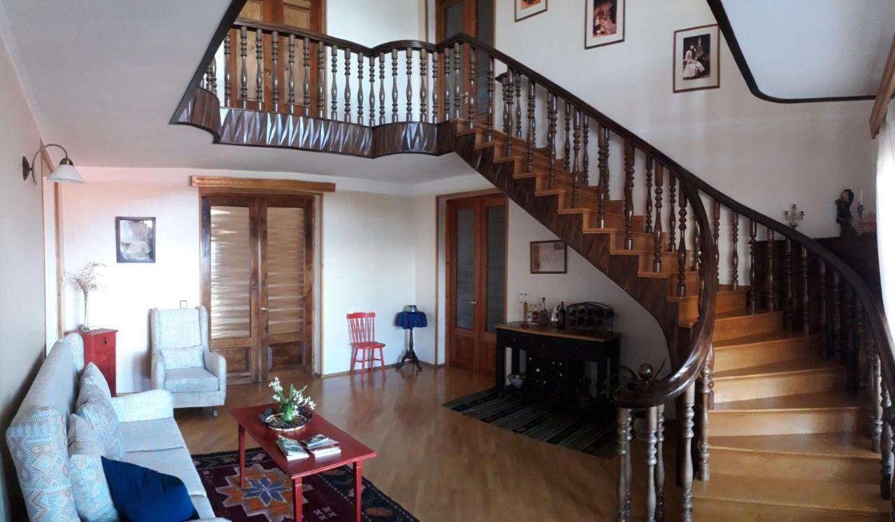 Omsi House Hotel Telavi Buitenkant foto