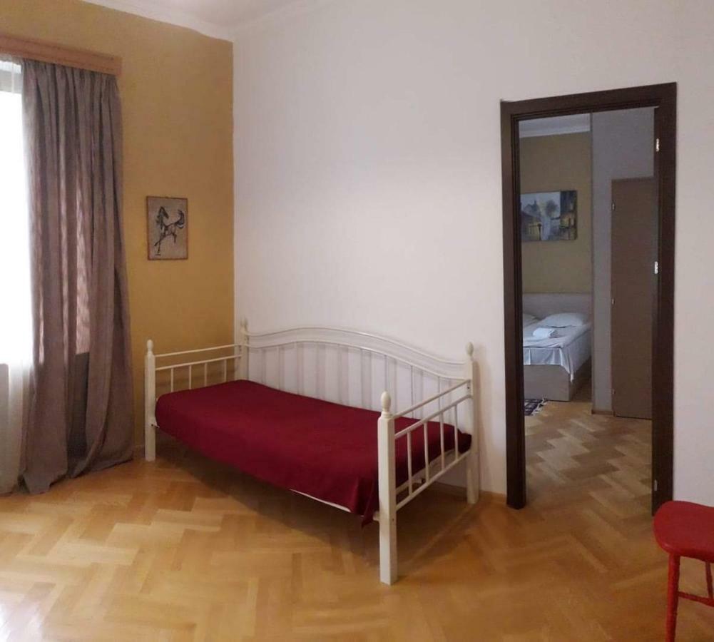 Omsi House Hotel Telavi Buitenkant foto